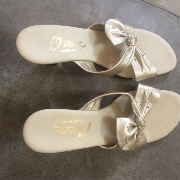 Onex Shoes - Onex Gold Sandals (3” gold heels) with a bow (7)